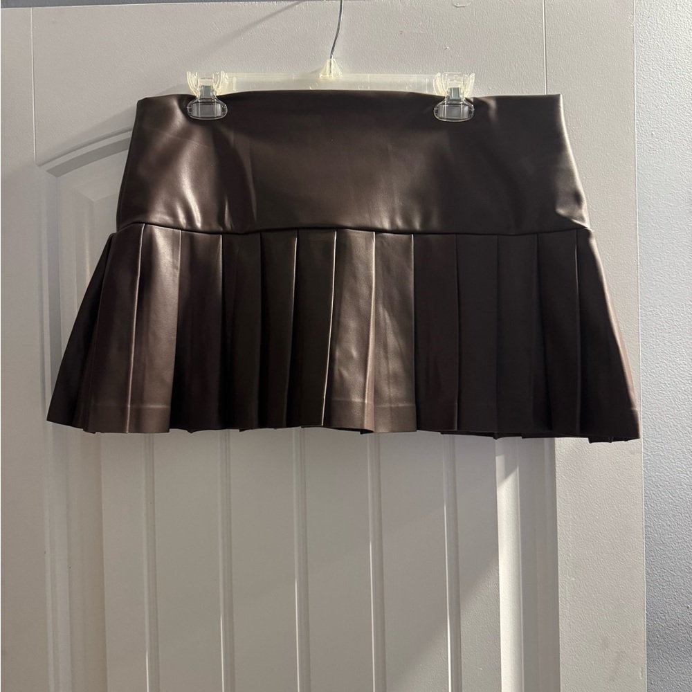 Norma Kamali Pleated Pickleball Skirt in Chocolate Size XL - Picture 2 of 4